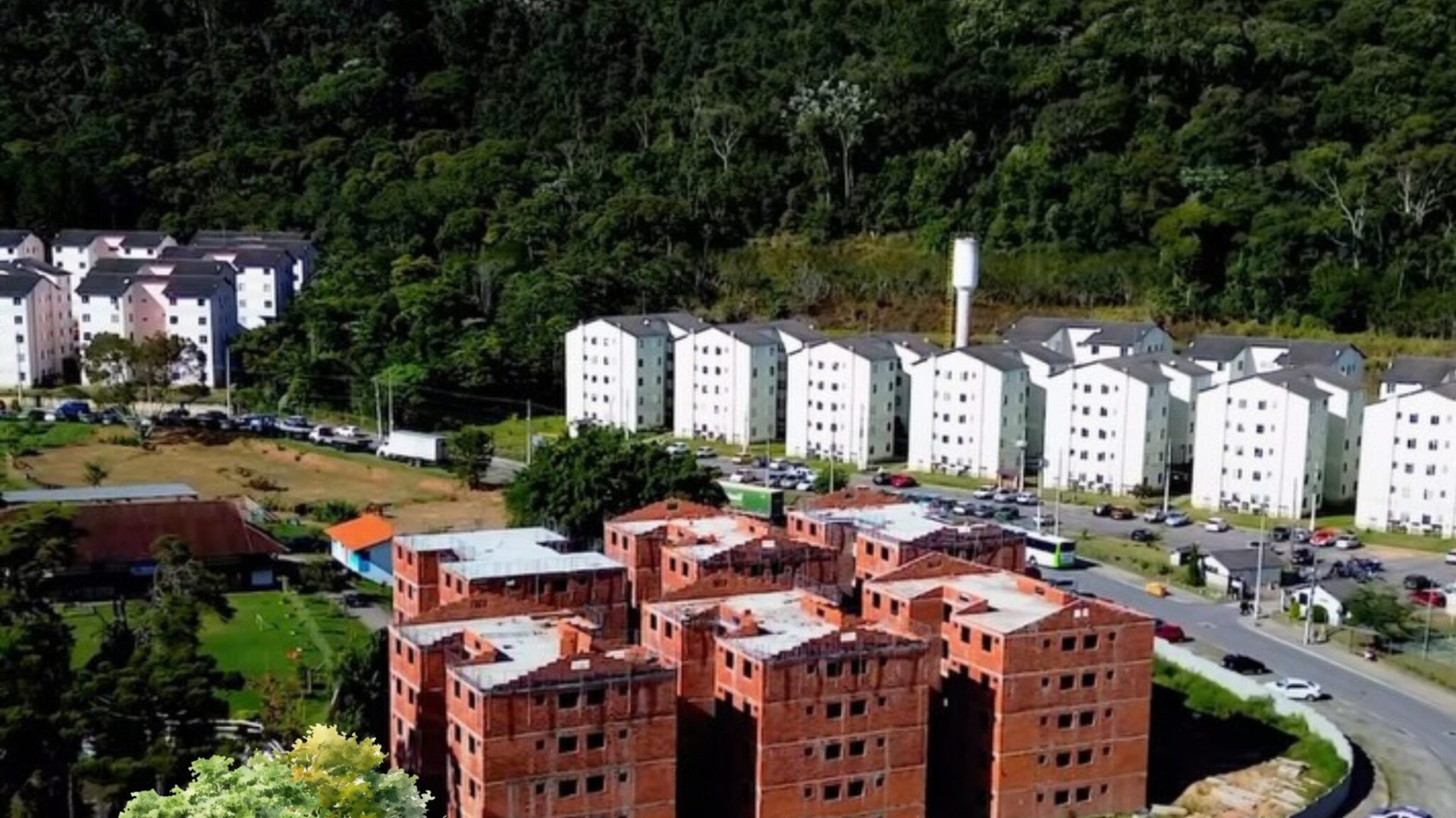 Vista aérea do Parque Ermitage II: moradores cobram entrega de moradias prometidas às vítimas da tragédia de 2011 em Teresópolis